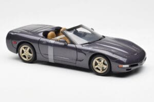 Chevrolet Corvette C5 Kabrió Lila Gyöngy Metál UT Models 1:18 21010 Fém – 4. kép a 6-ből