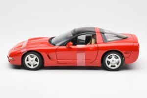 Chevrolet Corvette C5 Hardtop Piros UT Models 1:18 21041 Fém – 3. kép a 6-ből