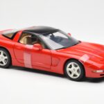 Chevrolet Corvette C5 Hardtop Piros UT Models 1:18 - image 4 of 6