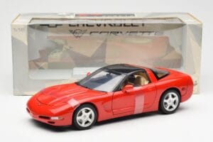 Chevrolet Corvette C5 Hardtop Piros UT Models 1:18 21041 Fém – 6. kép a 6-ből