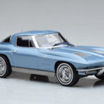 Chevrolet Corvette C2 Sting Ray Kék Norev 1:18 - image 4 of 6