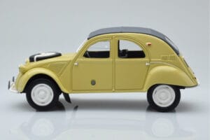 Citroen 2CV Sahara Sárga Otto 1:18 OT1027 Gyanta – 3. kép a 6-ből