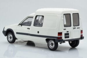Citroen C15 D Fehér Otto 1:18 OT956 Gyanta – 5. kép a 6-ből