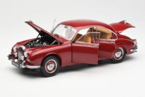 Daimler 250 V8 Piros Paragon 1:18 PA-98312 Fém – 2. kép a 8-ből
