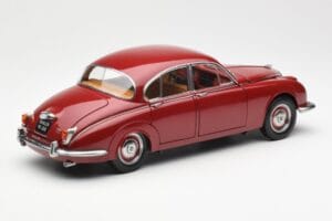 Daimler 250 V8 Piros Paragon 1:18 PA-98312 Fém – 3. kép a 8-ből