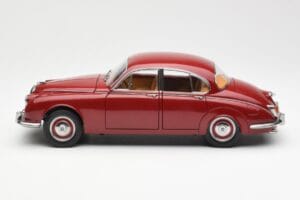 Daimler 250 V8 Piros Paragon 1:18 PA-98312 Fém – 4. kép a 8-ből