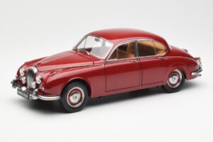 Daimler 250 V8 Piros Paragon 1:18 PA-98312