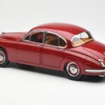 Daimler 250 V8 Piros Paragon 1:18 PA-98312 - image 7 of 8