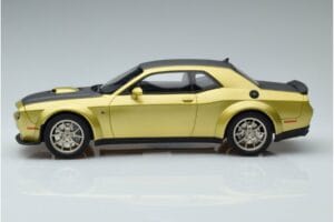 Dodge Challenger R/T Scat Pack Widebody 50. Évforduló GT Spirit 1:18 GT411 Gyanta – 3. kép a 6-ből