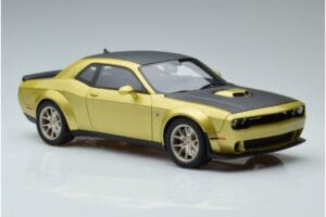 Dodge Challenger R/T Scat Pack Widebody 50. Évforduló GT Spirit 1:18 GT411 Gyanta – 4. kép a 6-ből