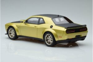 Dodge Challenger R/T Scat Pack Widebody 50. Évforduló GT Spirit 1:18 GT411 Gyanta – 5. kép a 6-ből