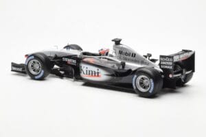 McLaren MP4/17D #6 K. Raikkonen F1 2003 Hot Wheels 1:18 B1650 Fém – 4. kép a 6-ből