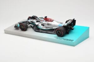 Mercedes AMG Petronas W13 E Performance #63 G. Russell Brazilian GP 1st Win 2022 Minichamps 1:18 113222163 Gyanta – 3. kép a 4-ből