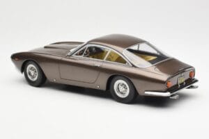 Ferrari 250 GT Lusso Barna Metál KK-Scale 1:18 181023 Fém – 5. kép a 6-ből
