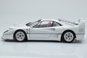 Ferrari F40 Gyöngyház Fehér Italy Kyosho 1:18 08416PWT-G Fém – 4. kép a 8-ből