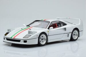 Ferrari F40 Gyöngyház Fehér Italy Kyosho 1:18 08416PWT-G