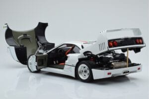 Ferrari F40 Gyöngyház Fehér Italy Kyosho 1:18 08416PWT-G Fém – 5. kép a 8-ből