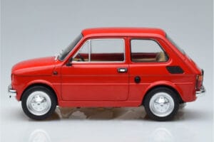 Fiat 126 Piros MCG 1:18 MCG18323 Fém – 3. kép a 6-ből