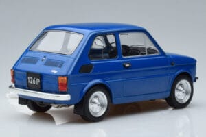 Fiat 126P Kék MCG 1:18 MCG18324 Fém – 2. kép a 6-ből