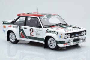 Fiat 131 Abarth Alitalia #2 W. Röhrl / C. Geistdörfer Rally Monte Carlo 1978 Kyosho 1:18 08376G Fém – 6. kép a 10-ből