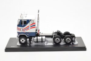 Ford CL 9000 Fehér Kék IXO 1:43 TR177
