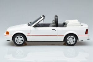 Ford Escort Mk4 XR3i Kabrió Otto 1:18 OT398 Gyanta – 3. kép a 6-ből