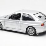 Ford Escort RS Cosworth Utcai Változat Ezüst UT Models 1:18 - image 4 of 6
