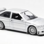 Ford Escort RS Cosworth Utcai Változat Ezüst UT Models 1:18 - image 6 of 6