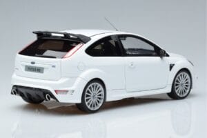 Ford Focus RS Mk2 Fehér Otto 1:18 OT977 Gyanta – 2. kép a 6-ből
