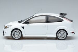 Ford Focus RS Mk2 Fehér Otto 1:18 OT977 Gyanta – 3. kép a 6-ből