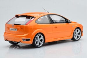 Ford Focus Mk2 ST 2.5 Electric Narancssárga Otto 1:18 OT961 Gyanta – 2. kép a 6-ből