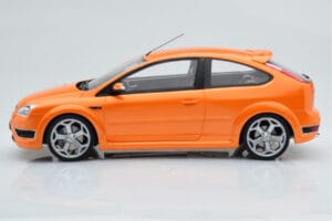 Ford Focus Mk2 ST 2.5 Electric Narancssárga Otto 1:18 OT961 Gyanta – 3. kép a 6-ből