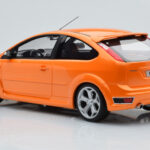 Ford Focus Mk2 ST 2.5 Electric Narancssárga Otto 1:18 - image 5 of 6