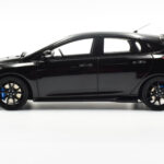 Ford Focus RS Mk3 Fekete Otto 1:18 - image 3 of 8
