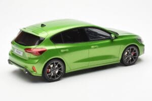 Ford Focus Mk5 ST Phase 2 Mean Zöld Otto 1:18 OT450 Gyanta – 2. kép a 6-ből
