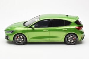 Ford Focus Mk5 ST Phase 2 Mean Zöld Otto 1:18 OT450 Gyanta – 3. kép a 6-ből