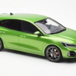 Ford Focus Mk5 ST Phase 2 Mean Zöld Otto 1:18 OT450 - image 4 of 6