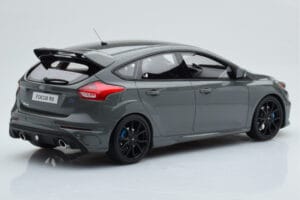 Ford Focus RS Mk3 Stealth Szürke Otto 1:18 OT779 Gyanta – 2. kép a 6-ből