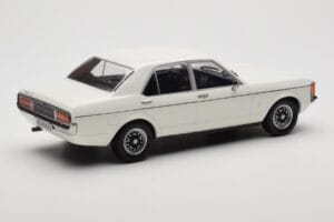 Ford Granada Mk1 Fehér MCG 1:18 MCG18395 Fém – 2. kép a 6-ből