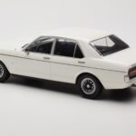 Ford Granada Mk1 Fehér MCG 1:18 MCG18395 - image 5 of 6