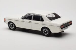 Ford Granada Mk1 Fehér MCG 1:18 MCG18395 Fém – 5. kép a 6-ből