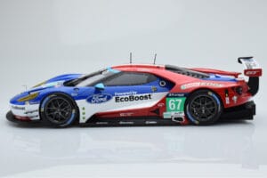 Ford GT Chip Ganassi Racing UK #67 M. Franchitti / A. Priaulx / H. Tincknell 24 Hours of Le Mans 2016 Minichamps 1:18 1551686 – 3. kép a 6-ből