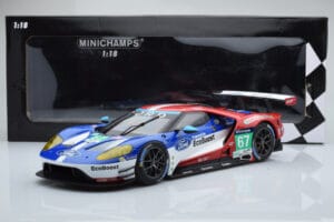 Ford GT Chip Ganassi Racing UK #67 M. Franchitti / A. Priaulx / H. Tincknell 24 Hours of Le Mans 2016 Minichamps 1:18 1551686 – 6. kép a 6-ből