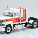 Ford LTL 9000 Fehér Piros Narancssárga IXO 1:43