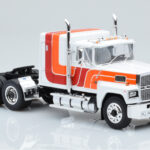 Ford LTL 9000 Fehér Piros Narancssárga IXO 1:43 - image 3 of 5