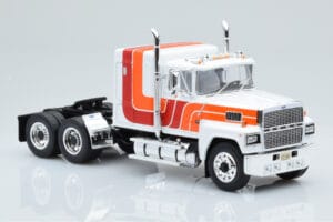 Ford LTL 9000 Fehér Piros Narancssárga IXO 1:43 TR094 Fém – 3. kép a 5-ből