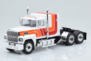 Ford LTL 9000 Fehér Piros Narancssárga IXO 1:43 TR094