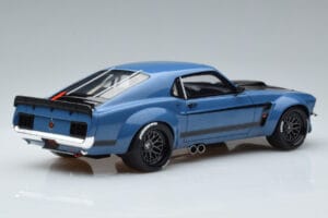 Ford Mustang Boss Cobra Ruffian Cars Kék GT Spirit 1:18 GT426 Gyanta – 2. kép a 6-ből