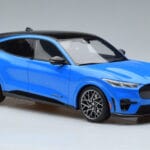 Ford Mustang Mach-E GT Performance Kék Otto 1:18 OT414 Gyanta - image 4 of 6