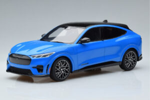 Ford Mustang Mach-E GT Performance Kék Otto 1:18 OT414 Gyanta